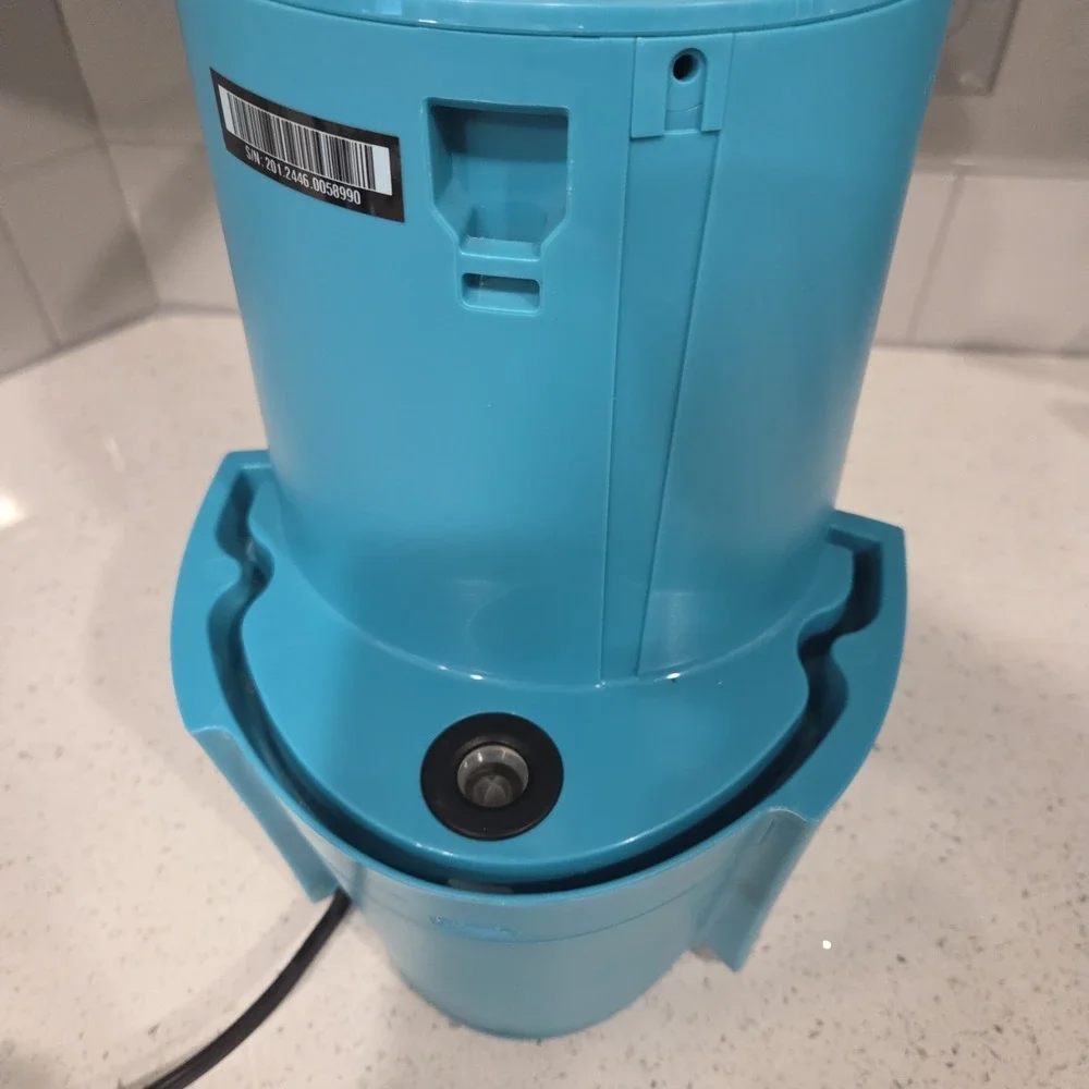 Keurig 2.0 Single Serve Coffee Maker Model K2.0-200 Turquoise Blue NO DRIP TRAY
